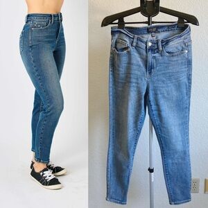 Judy Blue Skinny Fit Jeans